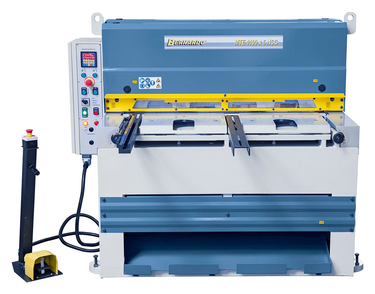 Motorische Tafelschere mit Blechauswurf nach vorne (max. 400 mm) und hinten MTE 1560 x 5 mm NCC *