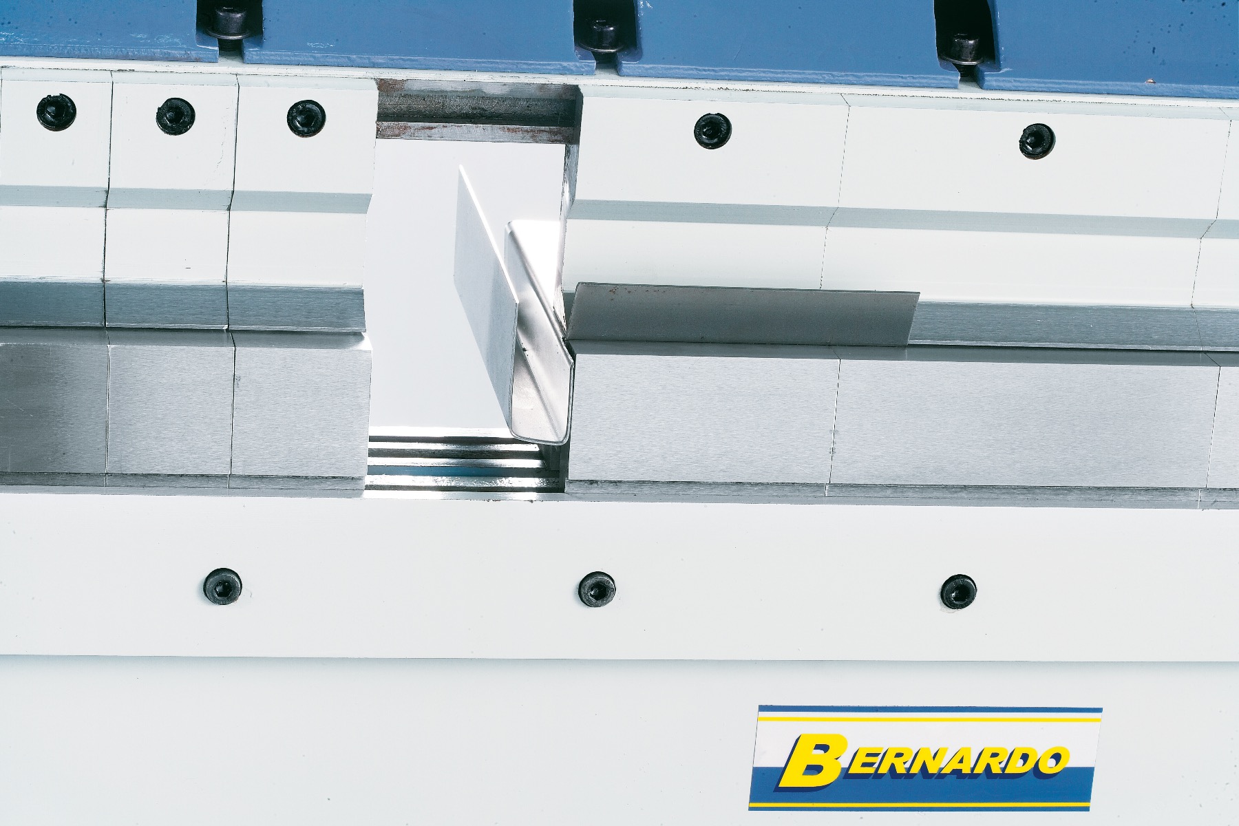 Schwenkbiegemaschine B 1050 BOX