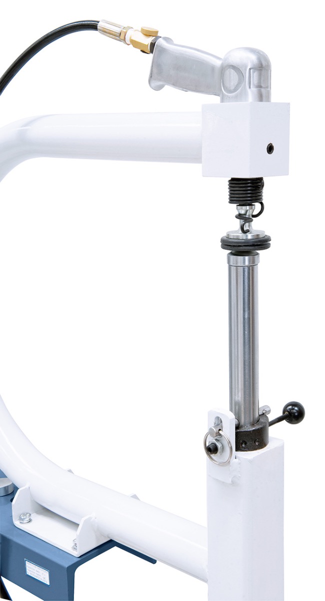 Kombinierter Glätthammer und Rollenstreckmaschine KGR 500