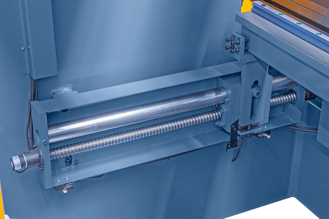Hydraulische Abkantpresse AKPL 3200 x 160 mit manueller Bombiereinrichtung *