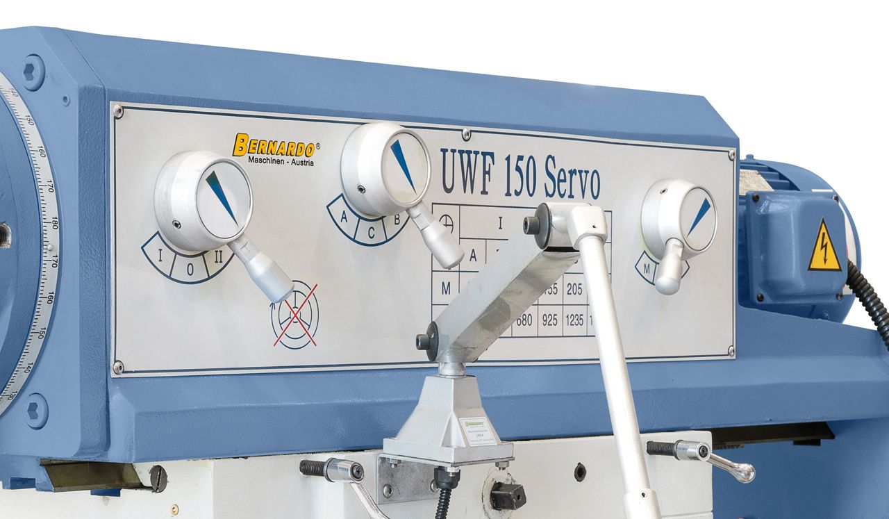 Universalfräsmaschine UWF 150 Servo *