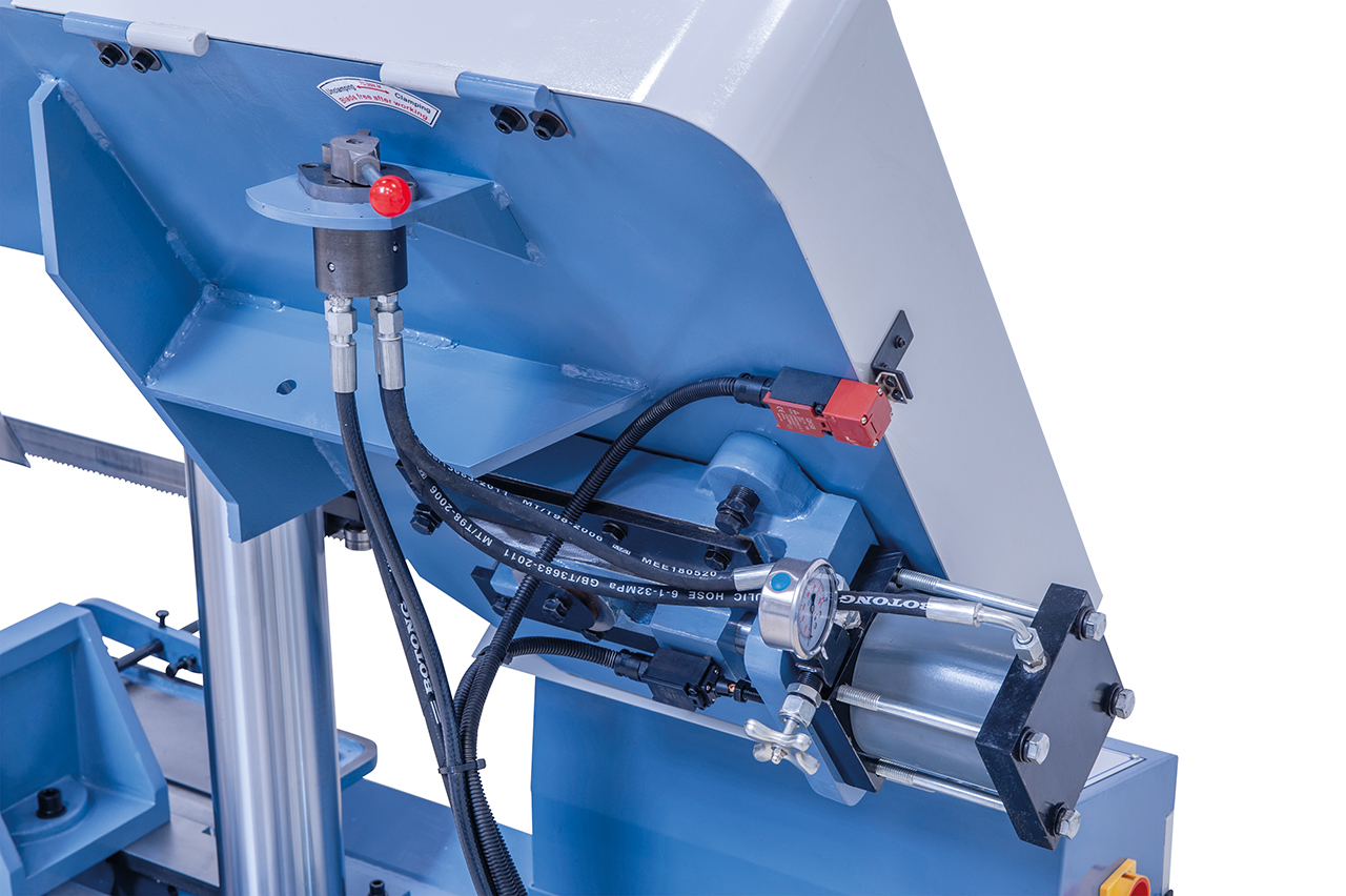 Serienmäßig mit hydraulischer Bandspannung ausgestattet