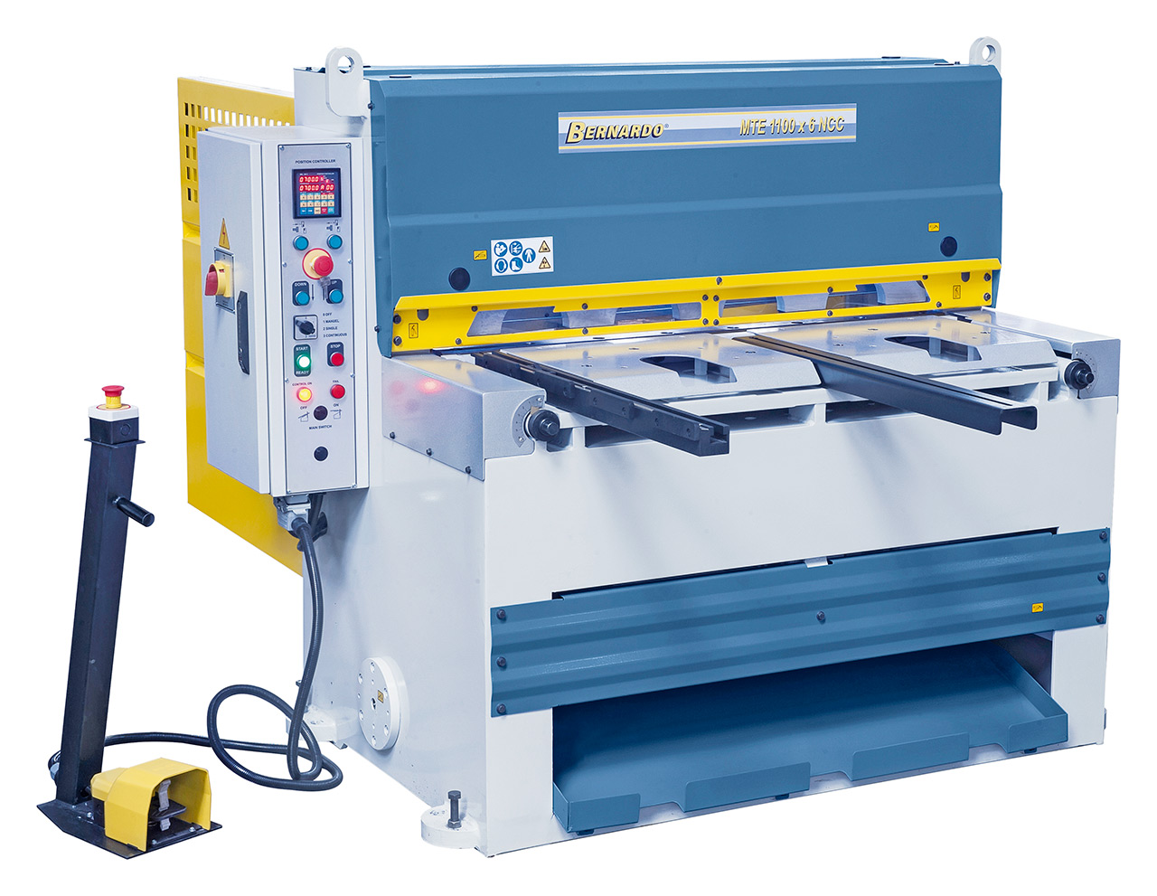 Motorische Tafelschere mit Blechauswurf nach vorne (max. 400 mm) und hinten MTE 1560 x 5 mm NCC *