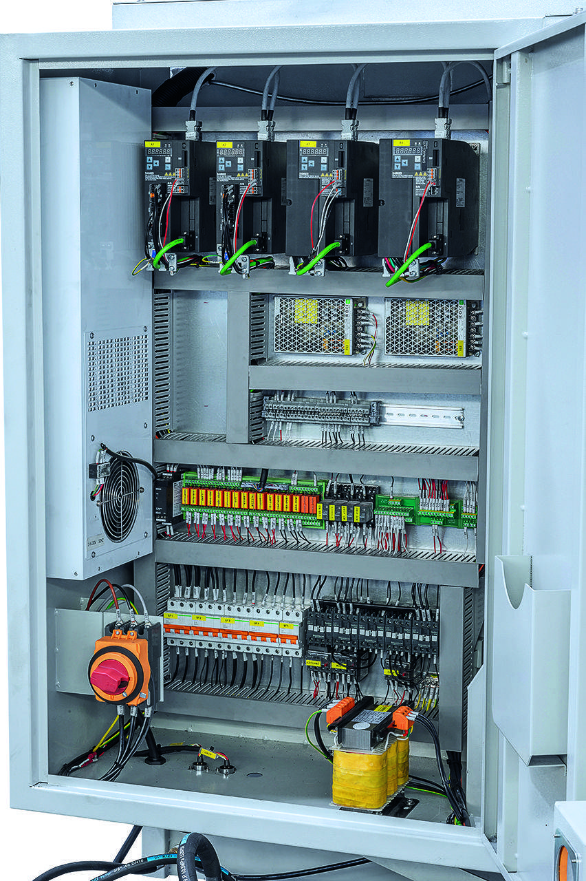 CNC-Vertikal-Bearbeitungszentrum VMC 600 mit Siemens 808D Advanced 16