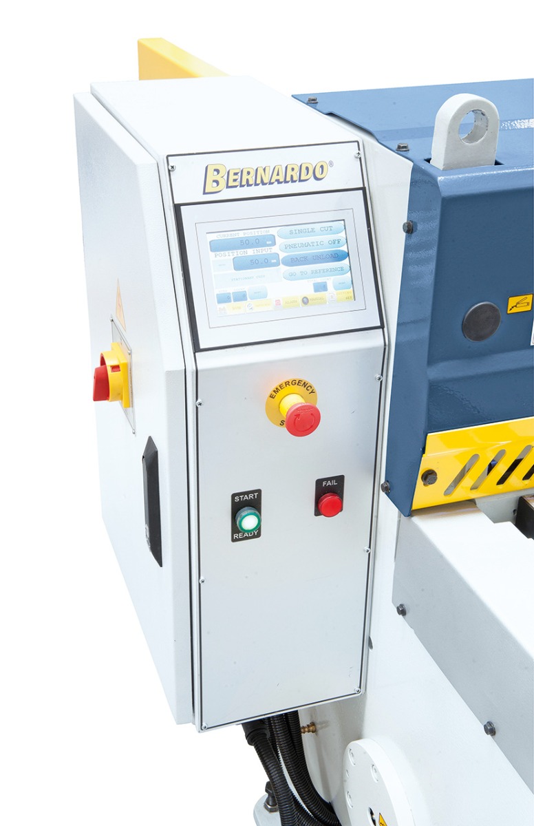 Motorische Tafelschere mit Blechauswurf nach vorne und hinten MTR 1560 x 3 mm NCC mit pneumat. Blechhochhaltevorrichtung *