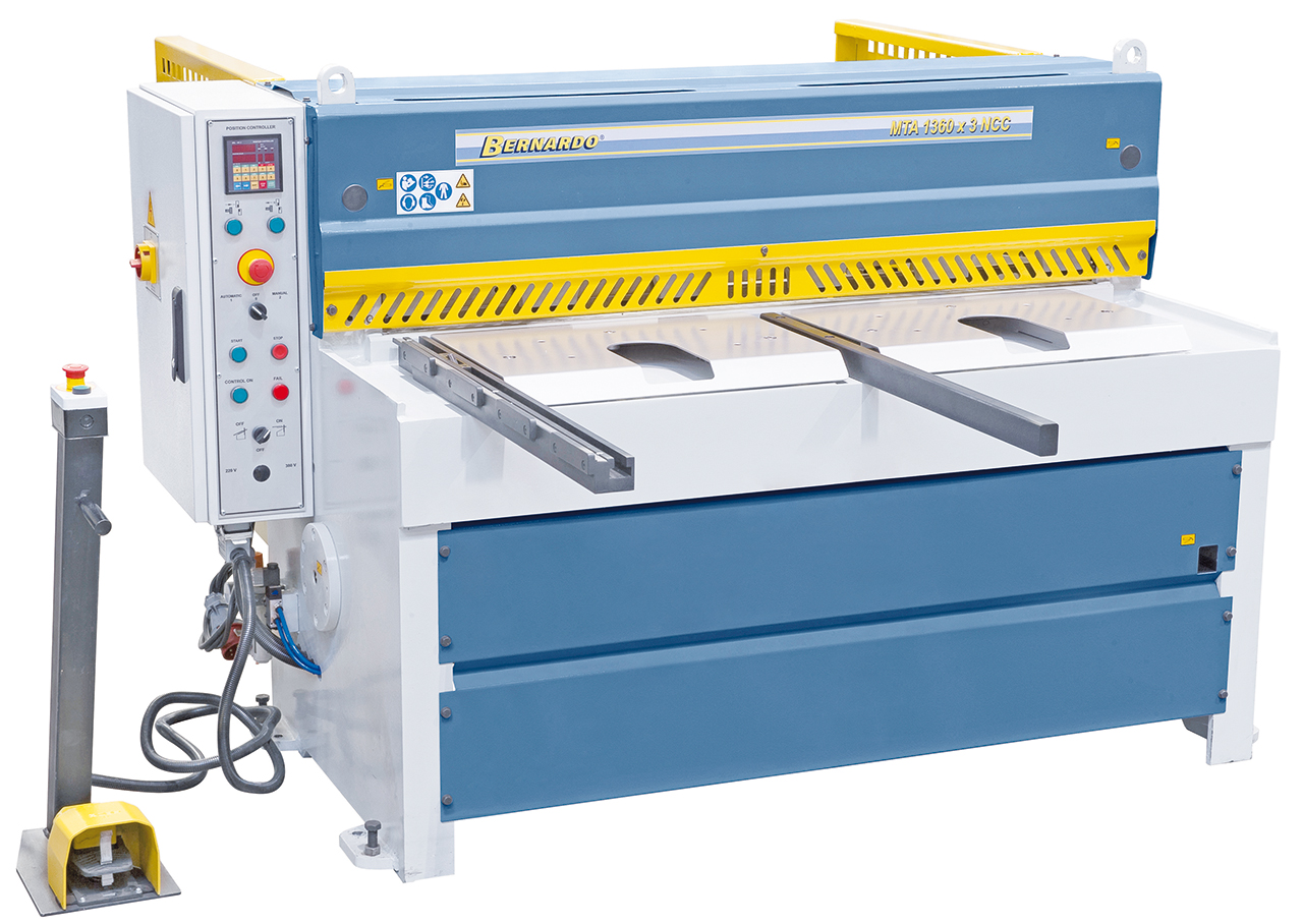 Motorische Tafelschere MTA 1360 x 3 mm NCC mit pneumat. Blechhochhaltevorrichtung *