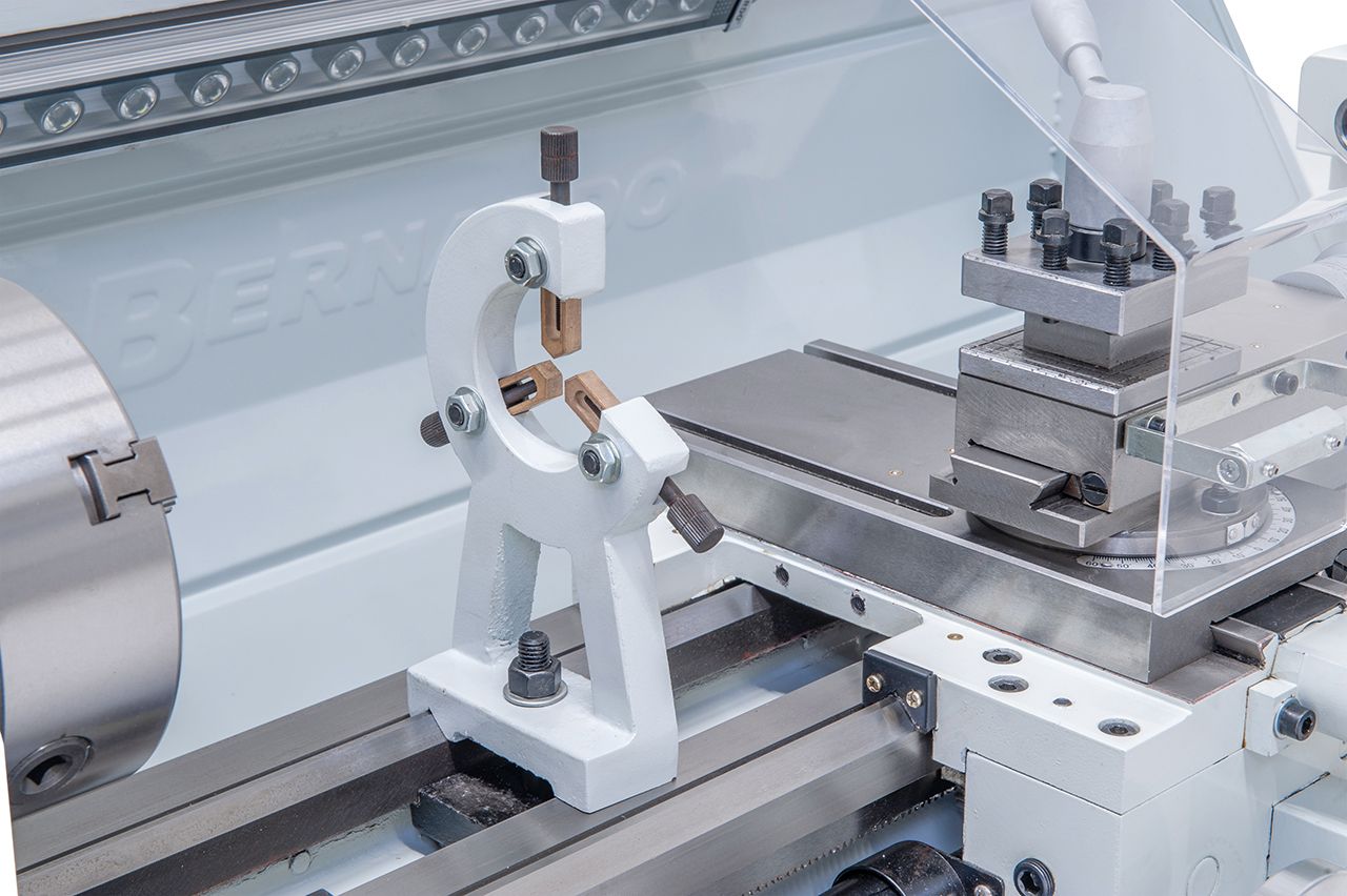 Leit- und Zugspindeldrehmaschine Profi 750 Vario / 230 V inkl. 2-Achs Digitalanzeige ES-12 V