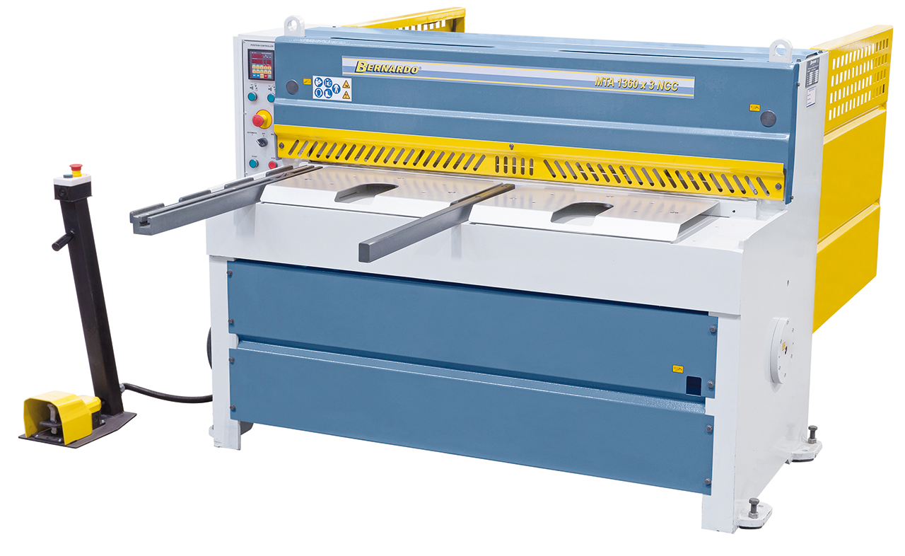 Motorische Tafelschere MTA 1560 x 3 mm NCC mit pneumat. Blechhochhaltevorrichtung *