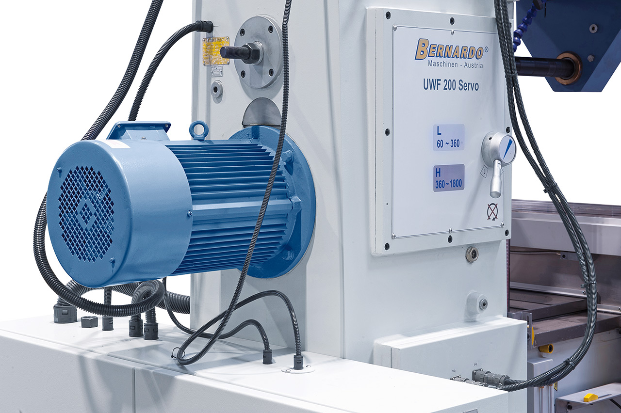 Universalfräsmaschine UWF 200 Servo **