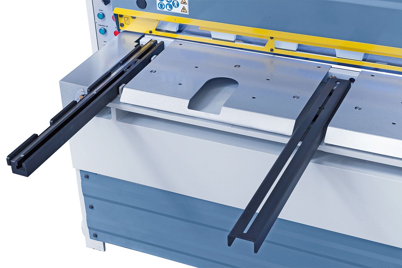 Motorische Tafelschere MTA 3060 x 3 mm NCC mit pneumat. Blechhochhaltevorrichtung *
