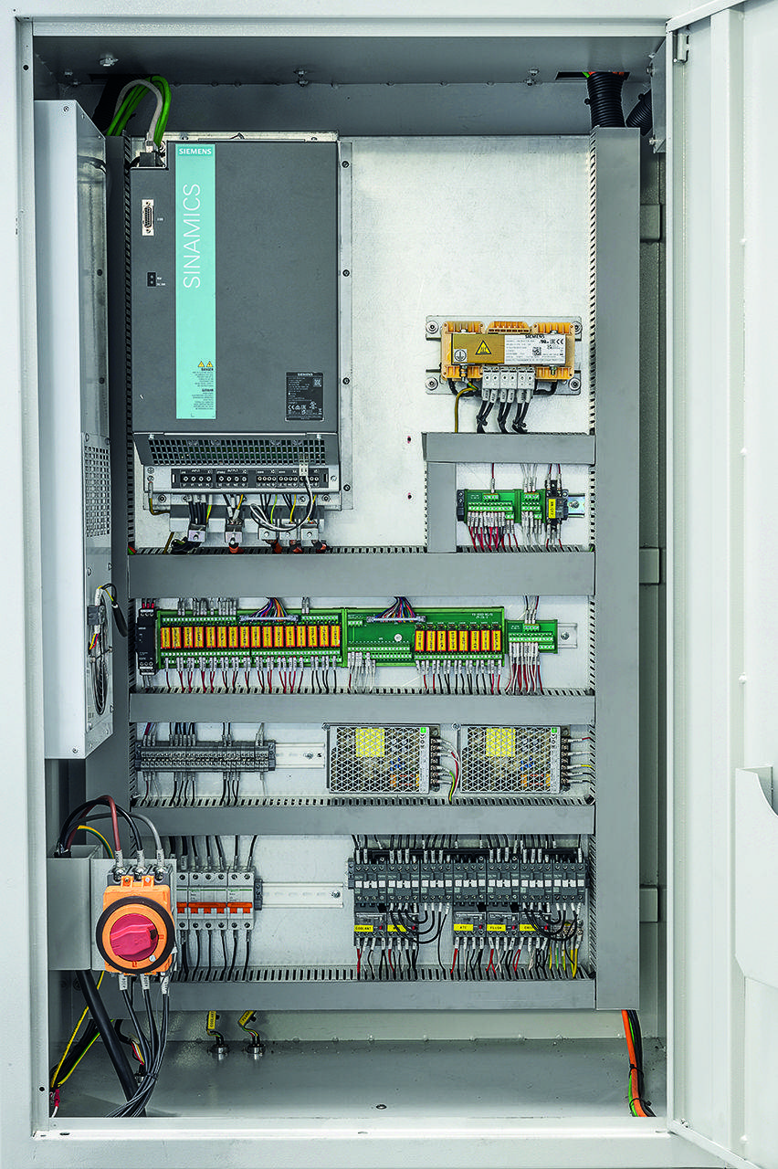 CNC-Vertikal-Bearbeitungszentrum VMC 1000 mit Siemens 828D