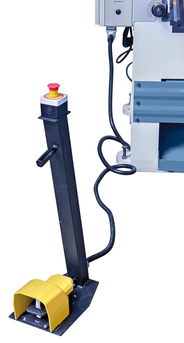 Motorische Tafelschere mit Blechauswurf nach vorne (max. 400 mm) und hinten MTE 1560 x 5 mm NCC *