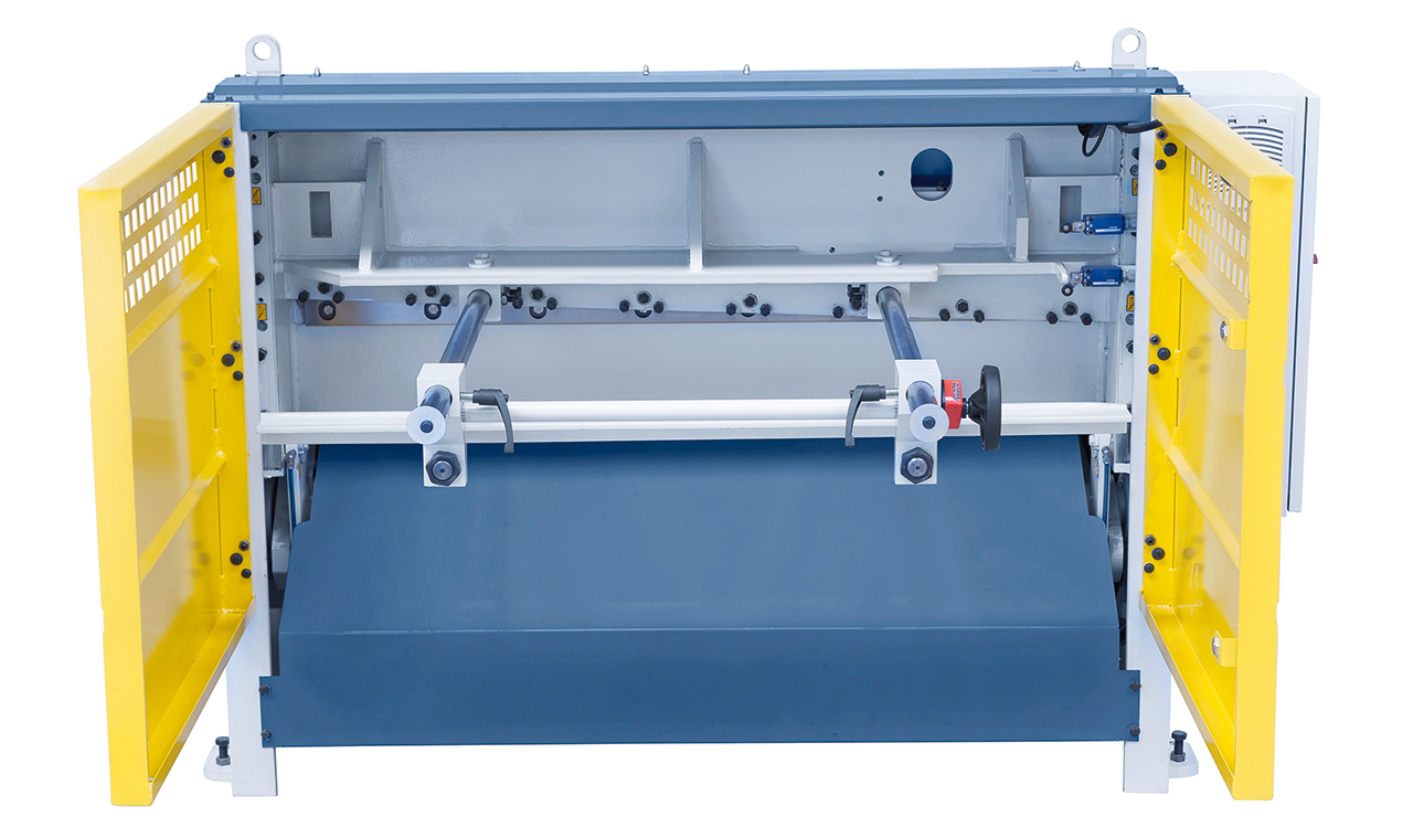 Motorische Tafelschere MTA 1360 x 3 mm mit man. Hinteranschlag *