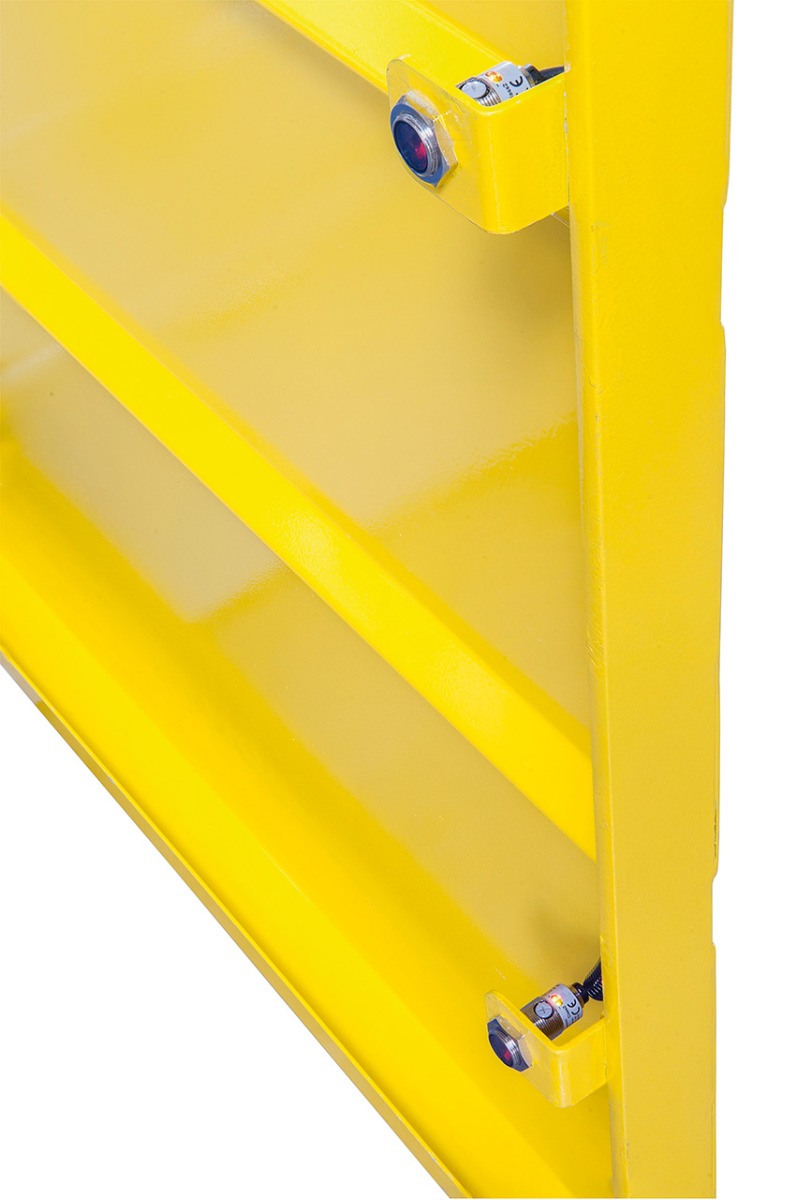 Motorische Tafelschere mit Blechauswurf nach vorne (max. 400 mm) und hinten MTE 1360 x 6 mm NCC *