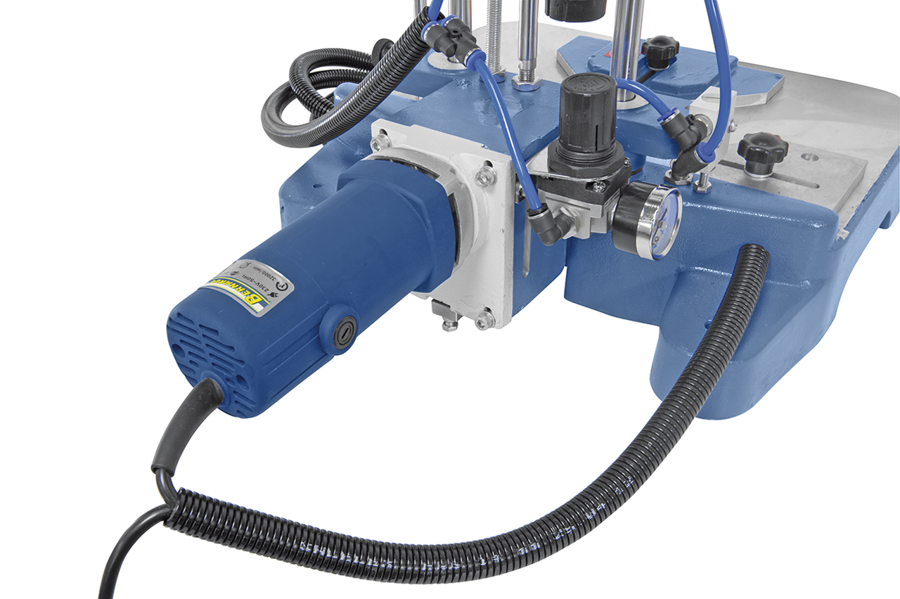 Pneumatische Doppel-Keilnutfräsmaschine KNF 2 P