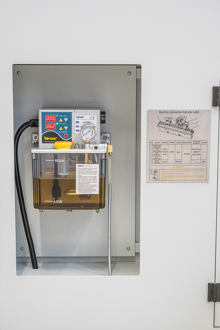 Universal-Schleifmaschine URS 32100 PLC **