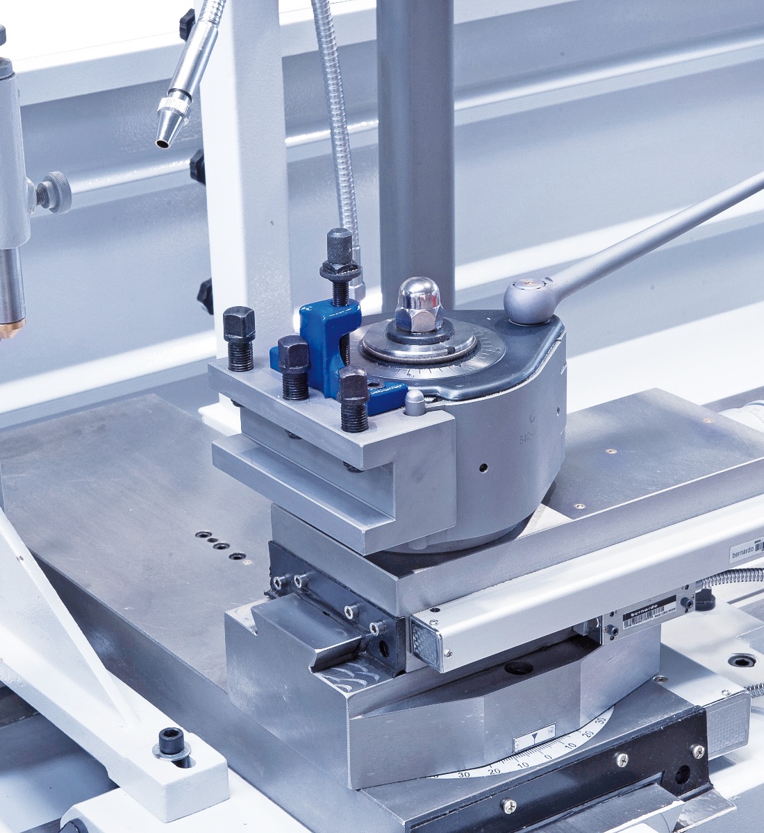 Produktionsdrehmaschine Titan 560 x 3000 Pro inkl. 3-Achs-Digitalanzeige *