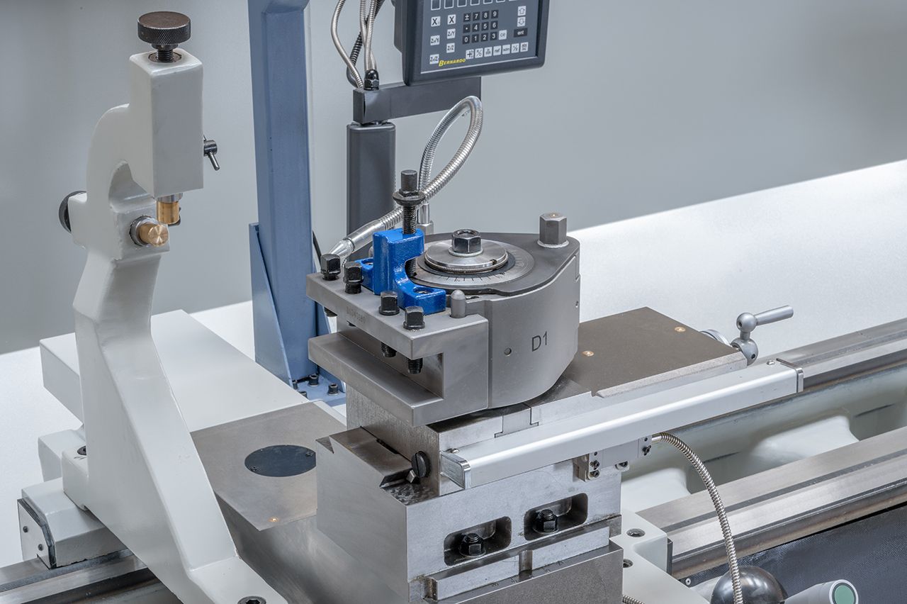 Produktionsdrehmaschine Goliath 800 x 3000 inkl. 3-Achs-Digitalanzeige *